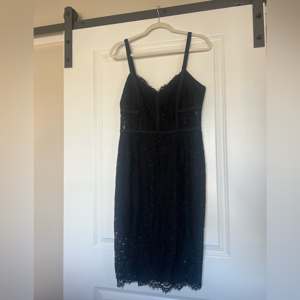 Express Dress- Size 10. Black lace - Picture 2 of 3